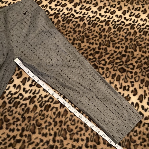 NIKE Pants Nike DRI FIT ATHLETIC Pants NIKE YOGA CAPRIS Women’s Size Medium - Picture 12 of 12